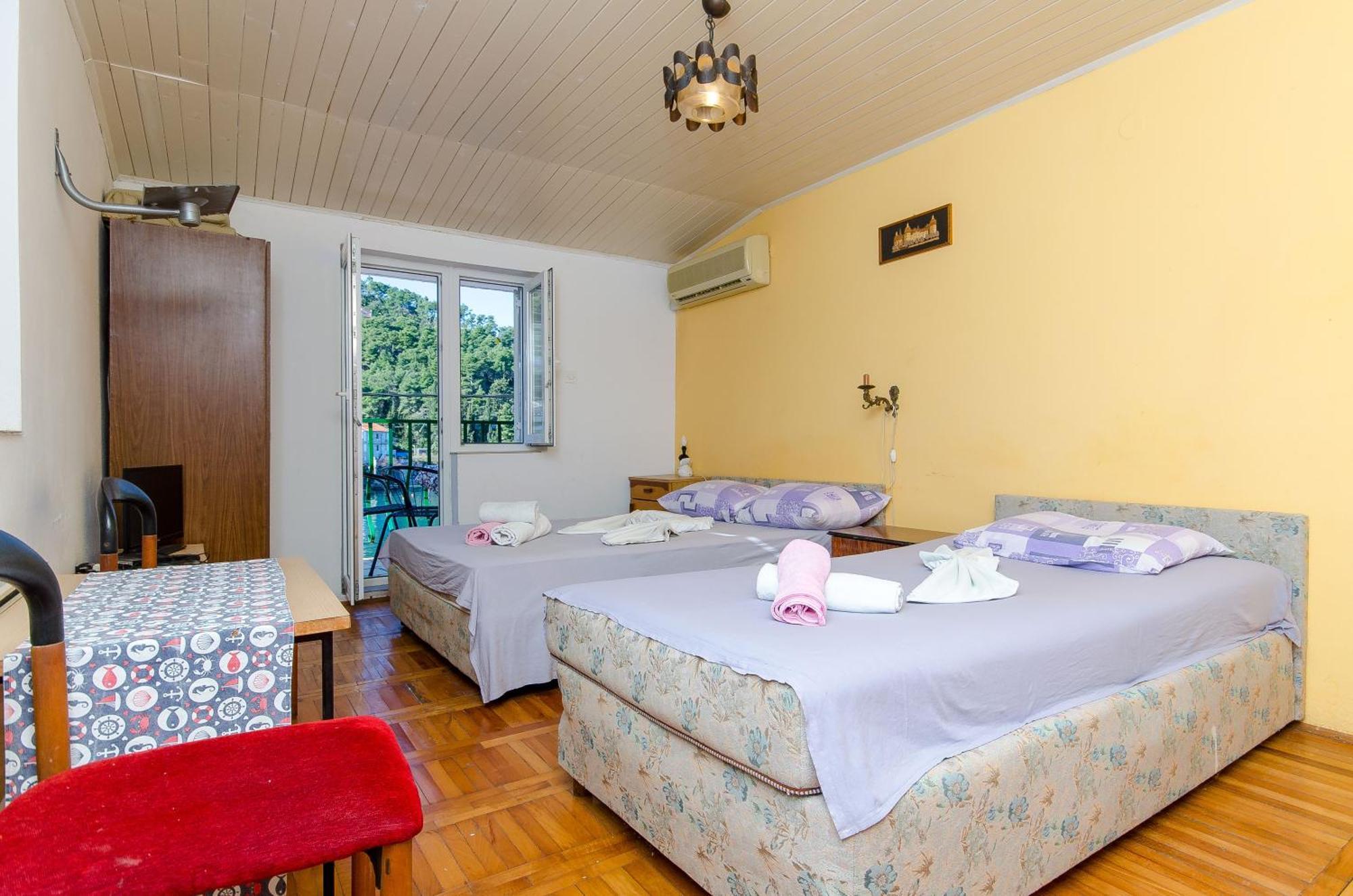 Studio Apartments Klara And Rio ستومورسكا المظهر الخارجي الصورة
