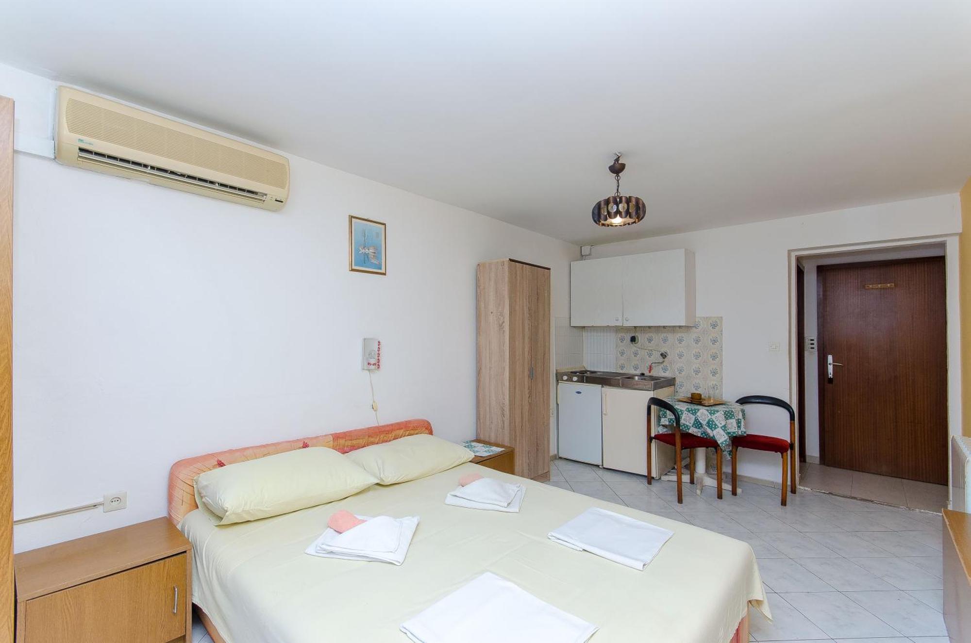 Studio Apartments Klara And Rio ستومورسكا المظهر الخارجي الصورة