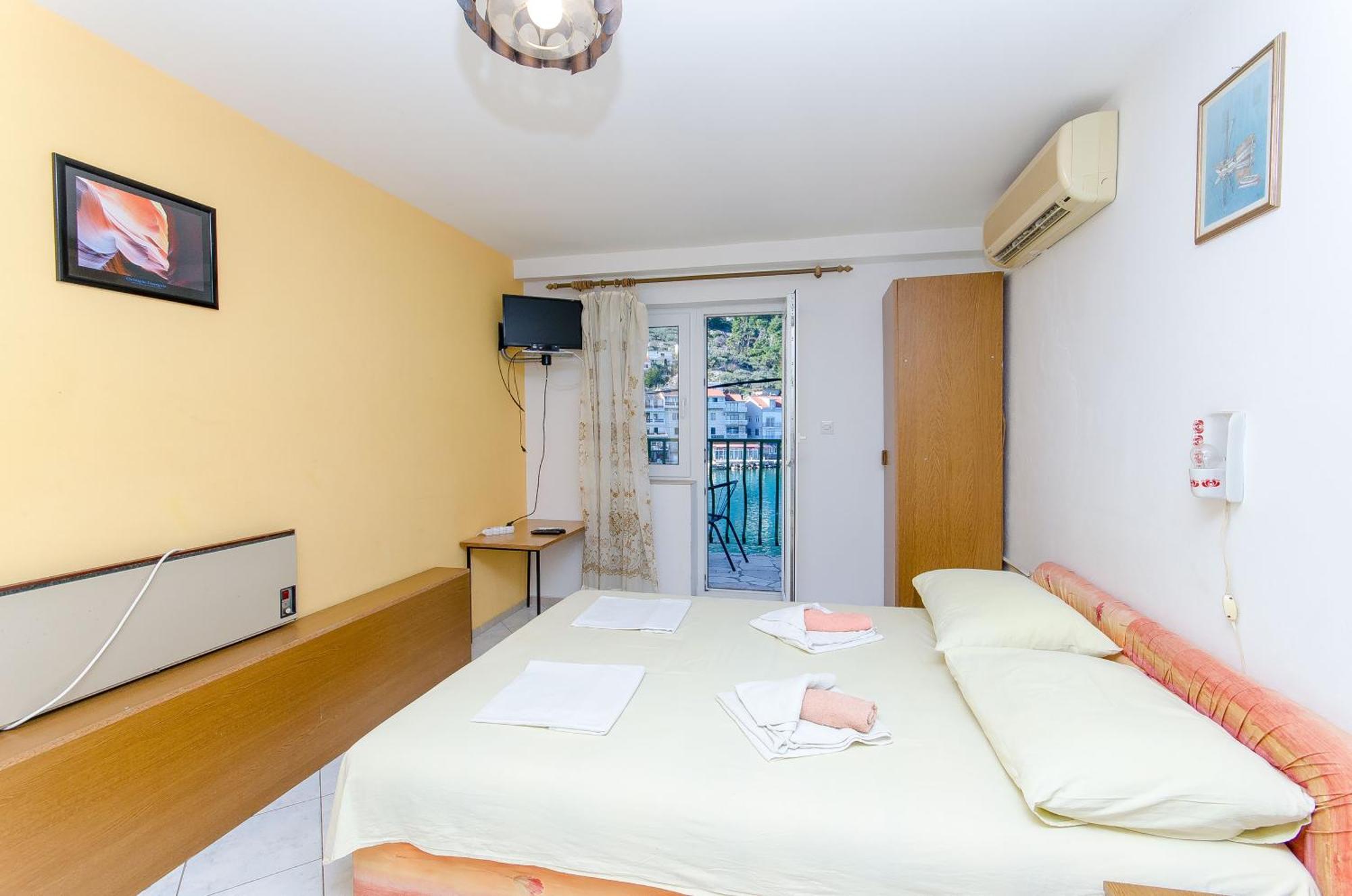 Studio Apartments Klara And Rio ستومورسكا المظهر الخارجي الصورة