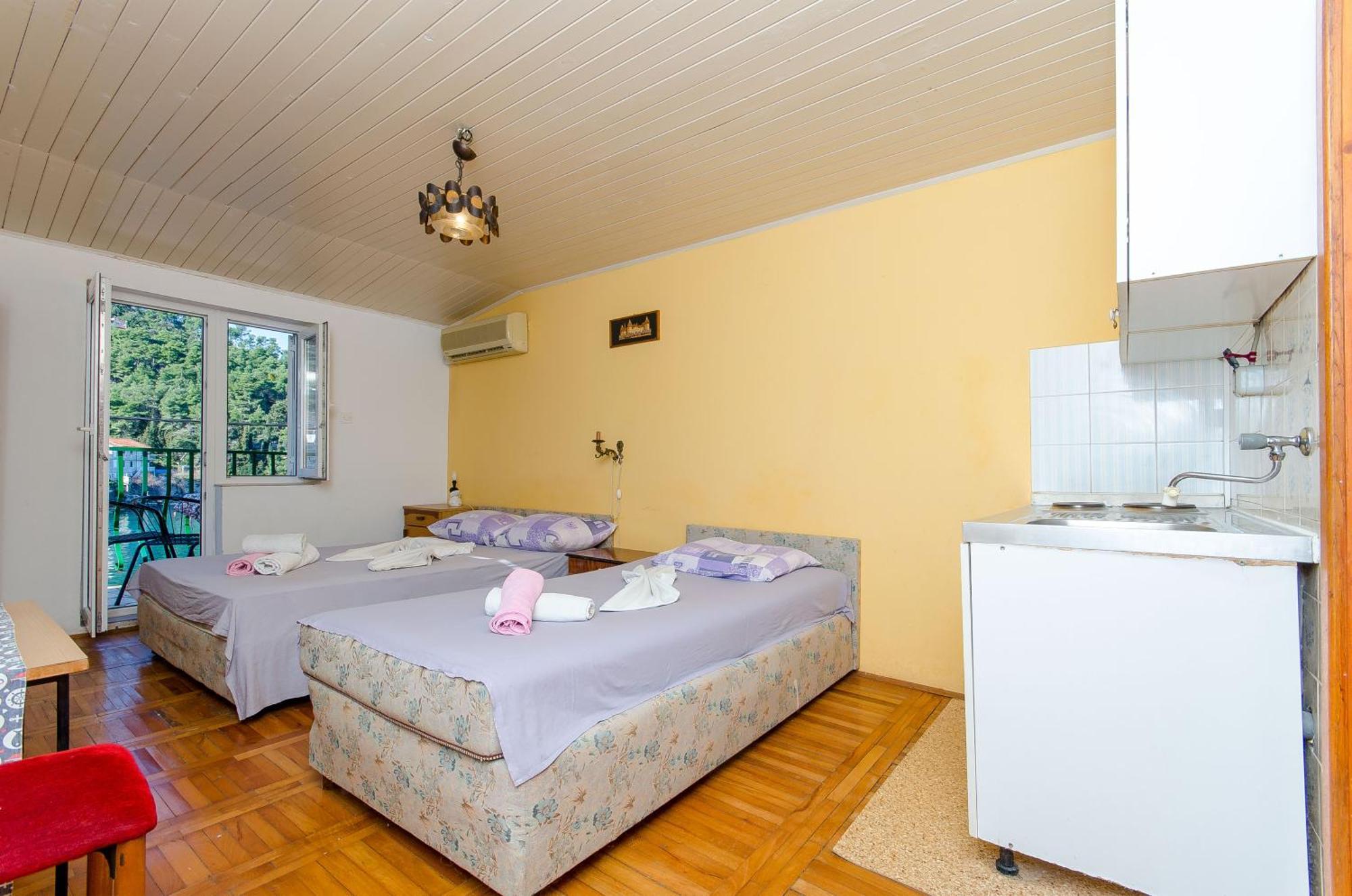 Studio Apartments Klara And Rio ستومورسكا المظهر الخارجي الصورة